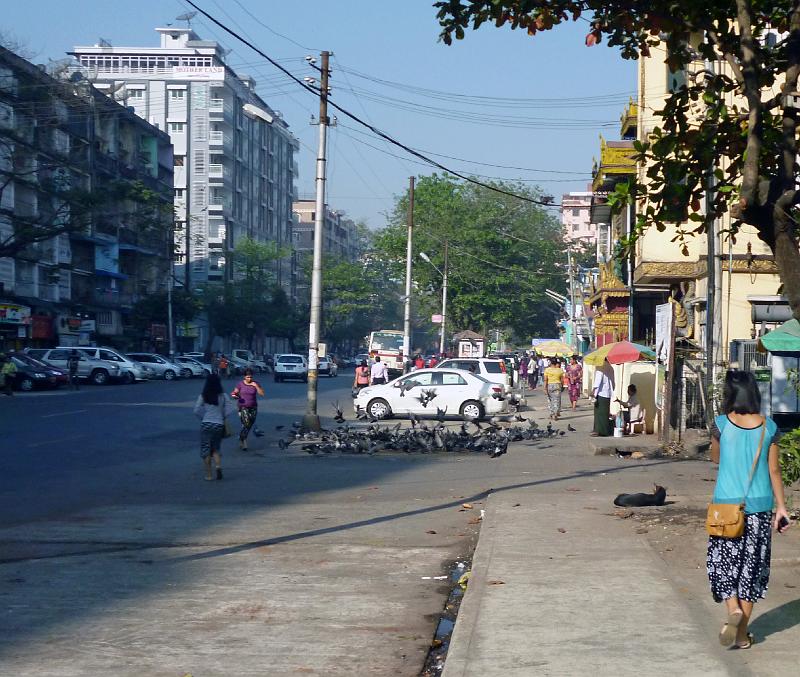 Burma III-008-Seib-2014.jpg - Busy street in downtown (Photo by Roland Seib)